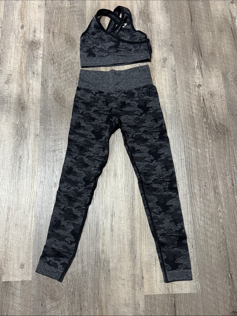 Womens Dark Gray Camouflage Active workout set-Leggings - Bra Set